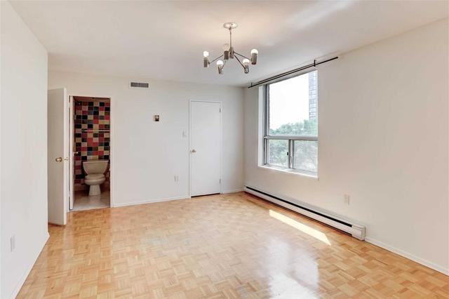 816 - 15 La Rose Ave, Condo with 3 bedrooms, 2 bathrooms and 1 parking in Toronto ON | Image 13