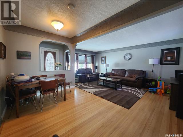 1032 Main Street, House detached with 2 bedrooms, 1 bathrooms and null parking in Melville SK | Image 32
