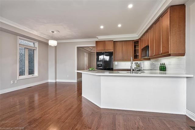 1134 Woodington Lane, House attached with 4 bedrooms, 3 bathrooms and 2 parking in Oakville ON | Image 11