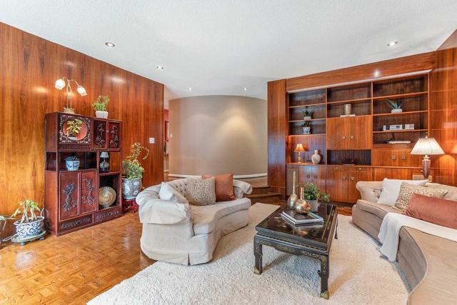 6 Tarbert Rd, House detached with 5 bedrooms, 4 bathrooms and 4 parking in Toronto ON | Image 3