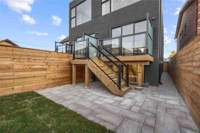 302a Cosburn Ave, House semidetached with 3 bedrooms, 4 bathrooms and 3 parking in Toronto ON | Image 30