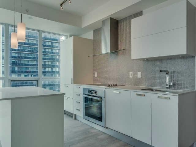 2708 - 9 Bogert Ave, Condo with 2 bedrooms, 2 bathrooms and 1 parking in Toronto ON | Image 11
