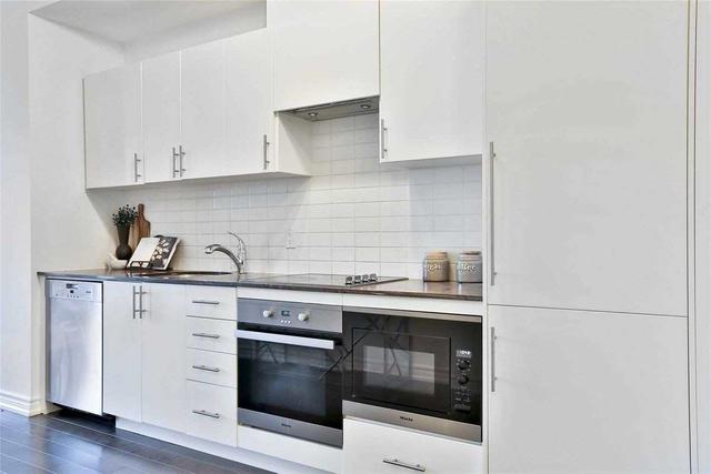 1002 - 23 Glebe Rd W, Condo with 1 bedrooms, 1 bathrooms and 1 parking in Toronto ON | Image 12