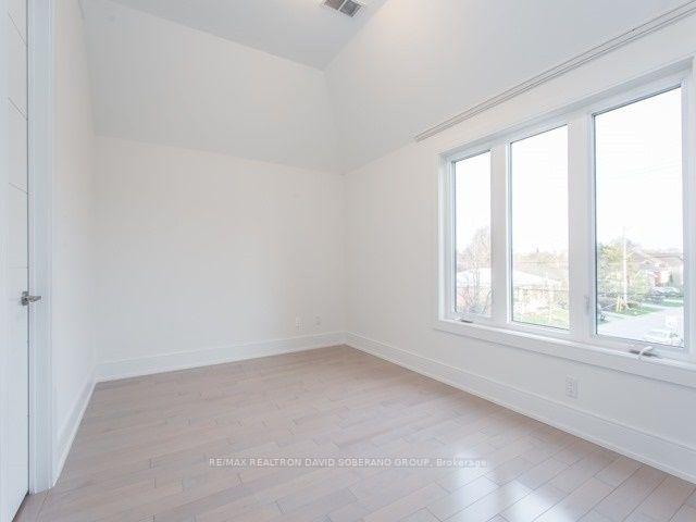 136 Almore Ave N, House detached with 4 bedrooms, 5 bathrooms and 6 parking in Toronto ON | Image 7