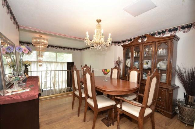 5 - 180 Mississauga Valley Blvd, Townhouse with 4 bedrooms, 3 bathrooms and 2 parking in Mississauga ON | Image 2