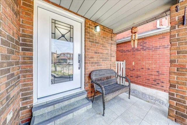 51 Gateforth Dr, House detached with 3 bedrooms, 3 bathrooms and 3 parking in Toronto ON | Image 32