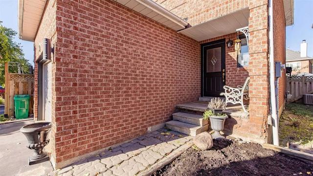 39 Hood Cres, House detached with 3 bedrooms, 3 bathrooms and 4 parking in Brampton ON | Image 12