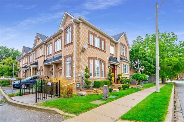 2 Flowering Vine Lane, House attached with 3 bedrooms, 2 bathrooms and 1 parking in Brampton ON | Image 2