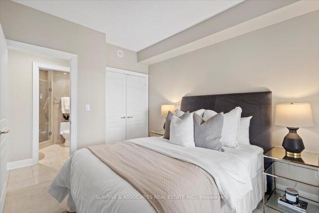 2002 - 100 Hayden St, Condo with 2 bedrooms, 2 bathrooms and 1 parking in Toronto ON | Image 8