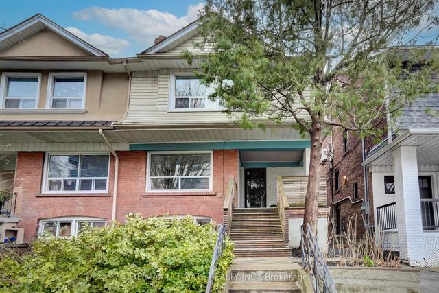 29 Mount Royal Ave, House semidetached with 4 bedrooms, 2 bathrooms and 0 parking in Toronto ON | Image 1