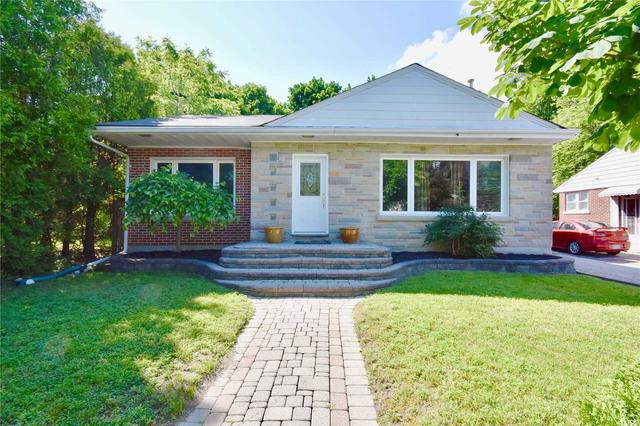 227 Wellington St E, House detached with 2 bedrooms, 2 bathrooms and 4 parking in Barrie ON | Image 1