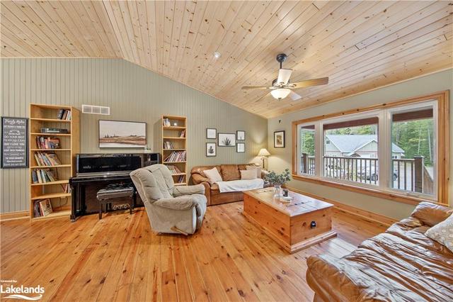 1140 Camel Lake Road, House detached with 6 bedrooms, 3 bathrooms and 22 parking in Muskoka Lakes ON | Image 24