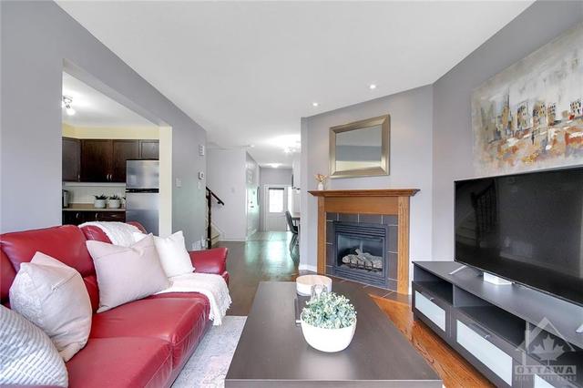 45 Chesapeake Crescent, Townhouse with 3 bedrooms, 4 bathrooms and 3 parking in Ottawa ON | Image 10