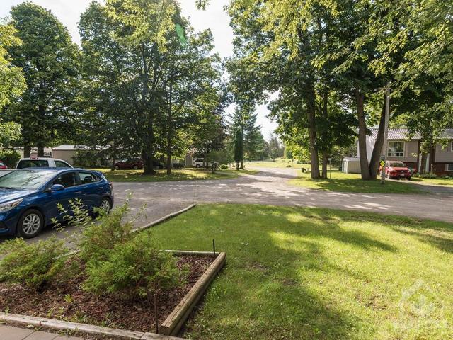 107 - 26 Salmon Side Road, House detached with 3 bedrooms, 2 bathrooms and 4 parking in Rideau Lakes ON | Image 4