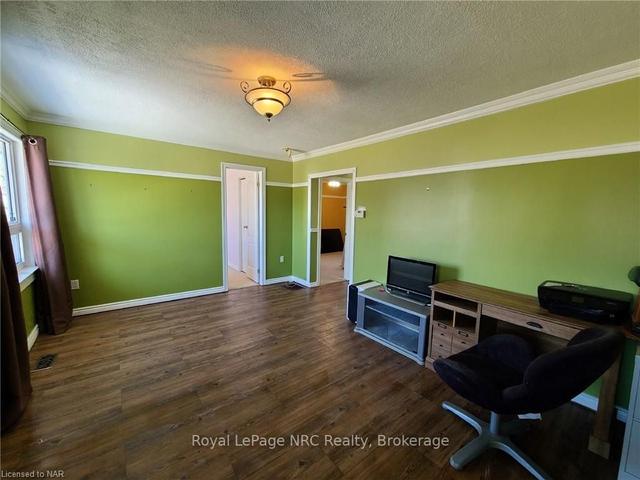 20 Beverly St, House detached with 2 bedrooms, 1 bathrooms and 2 parking in St. Catharines ON | Image 12