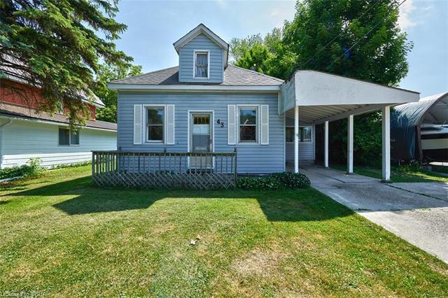 43 Peel Street, House detached with 2 bedrooms, 1 bathrooms and null parking in Penetanguishene ON | Image 1
