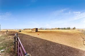 232072 Rge Rd 245, House detached with 3 bedrooms, 2 bathrooms and 10 parking in Wheatland County AB | Image 24