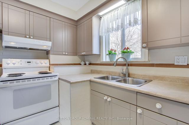 194 Cocksfield Ave, House detached with 3 bedrooms, 2 bathrooms and 8 parking in Toronto ON | Image 3