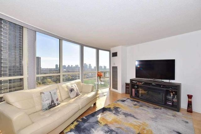 1606 - 50 Eglinton Ave W, Condo with 2 bedrooms, 2 bathrooms and 2 parking in Mississauga ON | Image 3