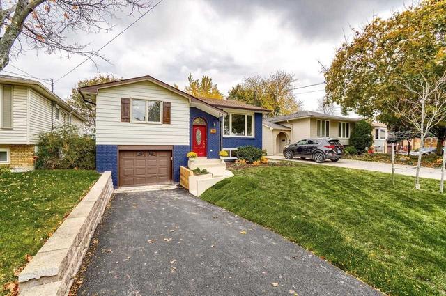 23 Questor Crt, House detached with 3 bedrooms, 2 bathrooms and 3 parking in Hamilton ON | Image 12