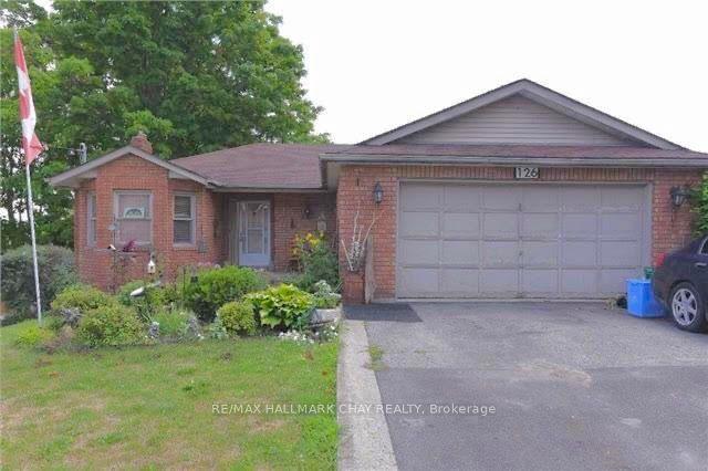 126 Frederick St St, House detached with 3 bedrooms, 3 bathrooms and 8 parking in Bradford West Gwillimbury ON | Image 3