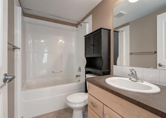 2218 - 115 Prestwick Villas Se, Condo with 2 bedrooms, 2 bathrooms and 1 parking in Calgary AB | Image 16