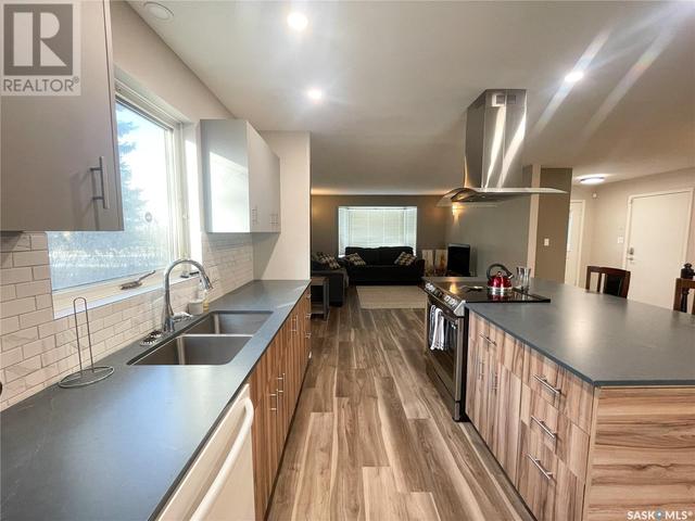 4 Olds Place, House detached with 4 bedrooms, 3 bathrooms and null parking in Davidson SK | Image 6