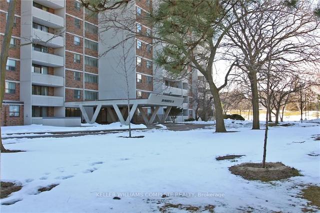 1011 - 301 Prudential Dr, Condo with 3 bedrooms, 2 bathrooms and 1 parking in Toronto ON | Image 12