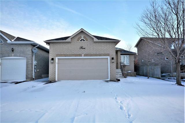 5 Palmer Dr, House detached with 2 bedrooms, 3 bathrooms and 4 parking in Barrie ON | Image 1