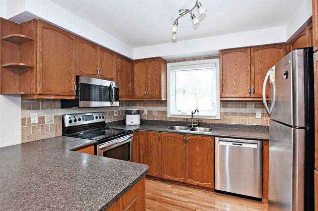 828 Leslie Valley Dr, House detached with 3 bedrooms, 3 bathrooms and 4 parking in Newmarket ON | Image 10