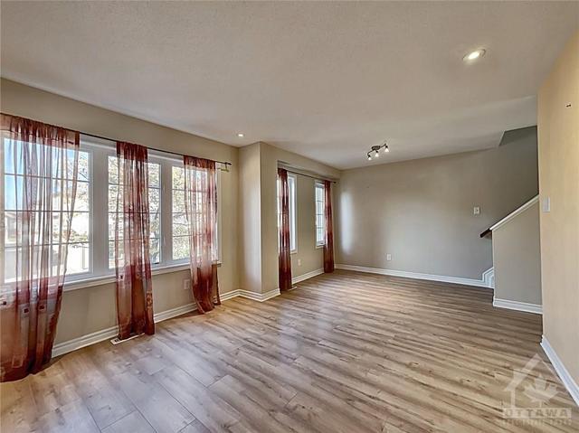 838 Campobello Drive, Townhouse with 3 bedrooms, 3 bathrooms and 2 parking in Ottawa ON | Image 5