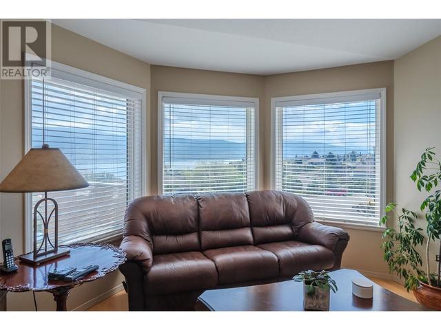 6408 Harrison Heights, House detached with 4 bedrooms, 3 bathrooms and 2 parking in Summerland BC | Image 6