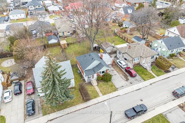 326 East 12th St, House detached with 3 bedrooms, 1 bathrooms and 4 parking in Hamilton ON | Image 22
