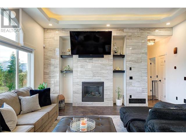 1007 Aurora Heights, House detached with 6 bedrooms, 3 bathrooms and 2 parking in West Kelowna BC | Image 8