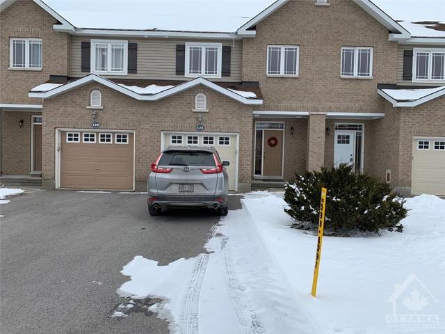 124 Windance Crescent, Townhouse with 3 bedrooms, 3 bathrooms and 3 parking in Ottawa ON | Image 1