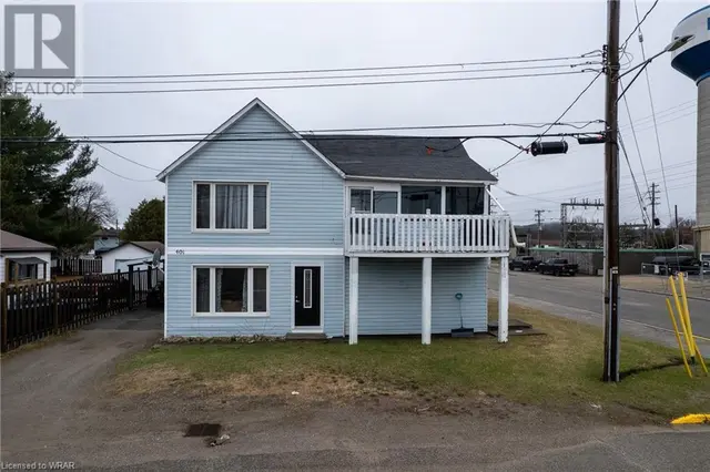 401 Wood Street, House other with 5 bedrooms, 3 bathrooms and 4 parking in Espanola ON | Image 1