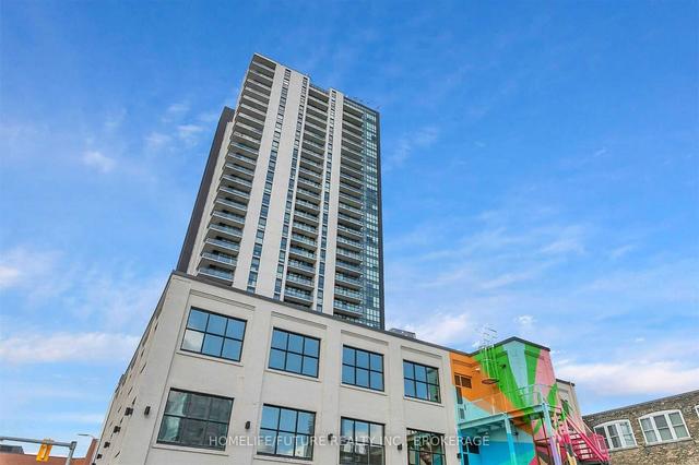 810 - 60 Charles St W, Condo with 1 bedrooms, 1 bathrooms and 0 parking in Kitchener ON | Image 1