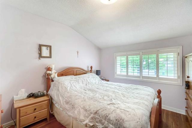 19 Hadrina St, House detached with 2 bedrooms, 1 bathrooms and 5 parking in Brampton ON | Image 11