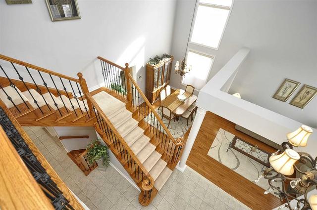 12 Stoneman Crt, House detached with 4 bedrooms, 3 bathrooms and 4 parking in Cambridge ON | Image 16