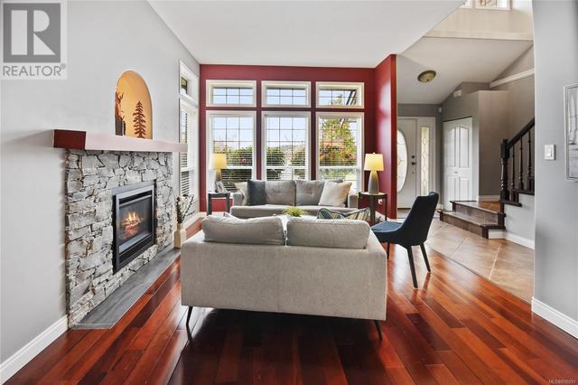 Living room with gas fireplace | Image 18