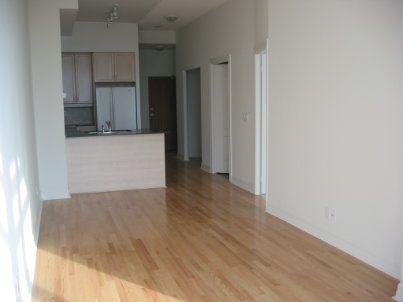 tph05 - 33 Elm Dr W, Condo with 1 bedrooms, 1 bathrooms and 1 parking in Mississauga ON | Image 2