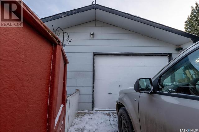 1037 Simcoe Street, House detached with 5 bedrooms, 2 bathrooms and null parking in Moose Jaw SK | Image 28