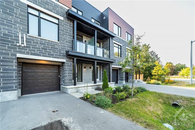 41 Bachman Terrace, Townhouse with 2 bedrooms, 4 bathrooms and 3 parking in Ottawa ON | Image 3