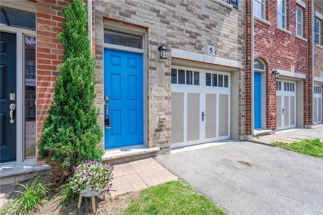 5 Hyde Park Mews, House attached with 2 bedrooms, 2 bathrooms and 3 parking in Kitchener ON | Image 2