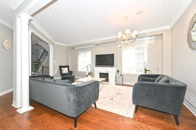 25 Summeridge Dr, House detached with 4 bedrooms, 4 bathrooms and 4 parking in Vaughan ON | Image 8