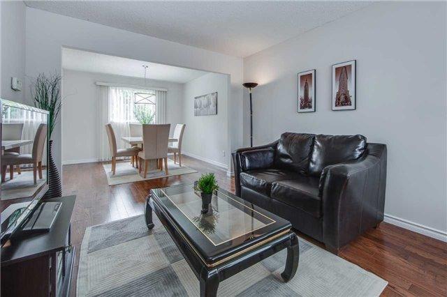 66 Comrie Terr, House detached with 3 bedrooms, 3 bathrooms and 2 parking in Toronto ON | Image 4