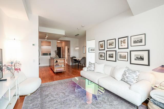 905 - 20 Scrivener Sq, Condo with 1 bedrooms, 1 bathrooms and 1 parking in Toronto ON | Image 3
