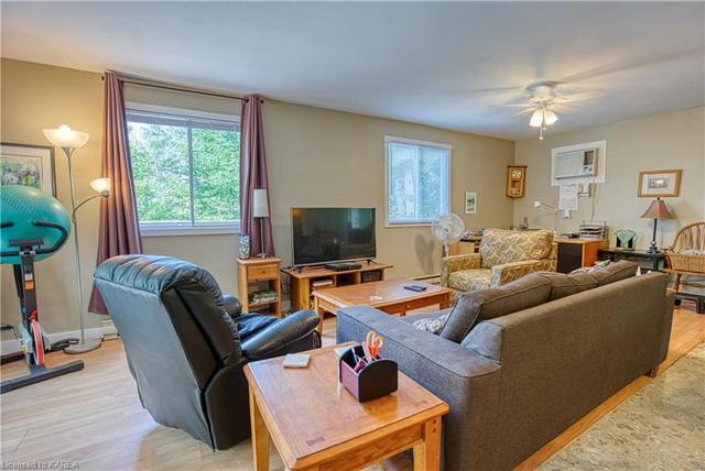 1085 Lakefront Circle, House detached with 3 bedrooms, 1 bathrooms and null parking in Central Frontenac ON | Image 12