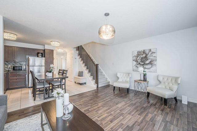 34 Arlington Cres, Townhouse with 3 bedrooms, 3 bathrooms and 2 parking in Guelph ON | Image 15
