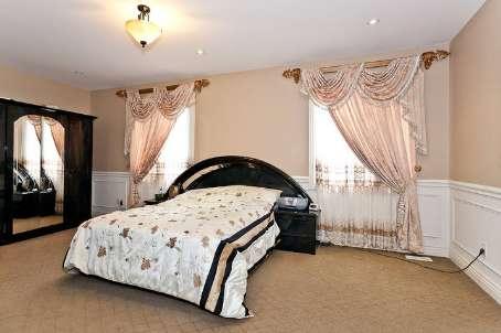 19 Quatro Cres, House detached with 4 bedrooms, 5 bathrooms and 4 parking in Brampton ON | Image 7
